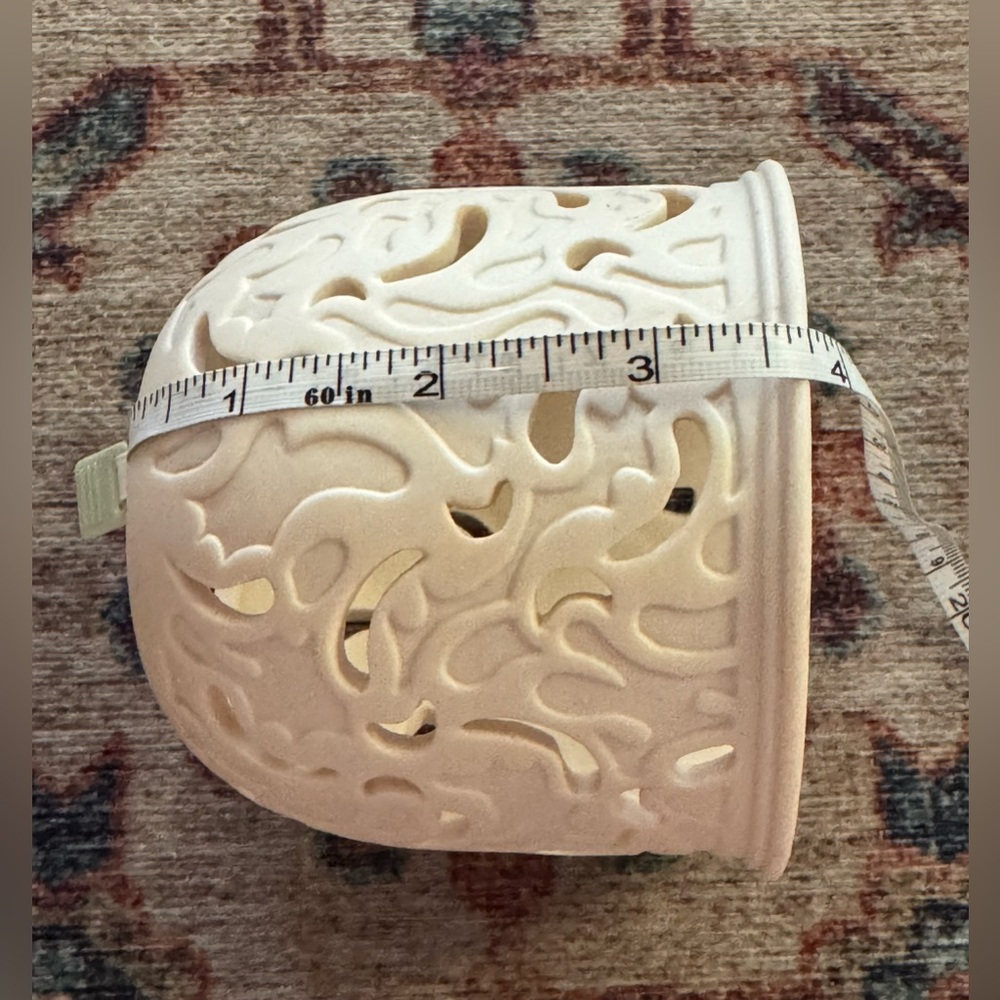 Avon Cream Ceramic piece - Picture 7 of 7